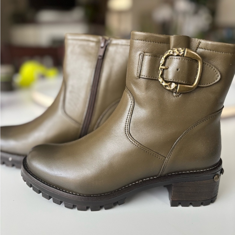 Eric Michael Leather Boots – Olive Brown – NEW in Box – Size 6